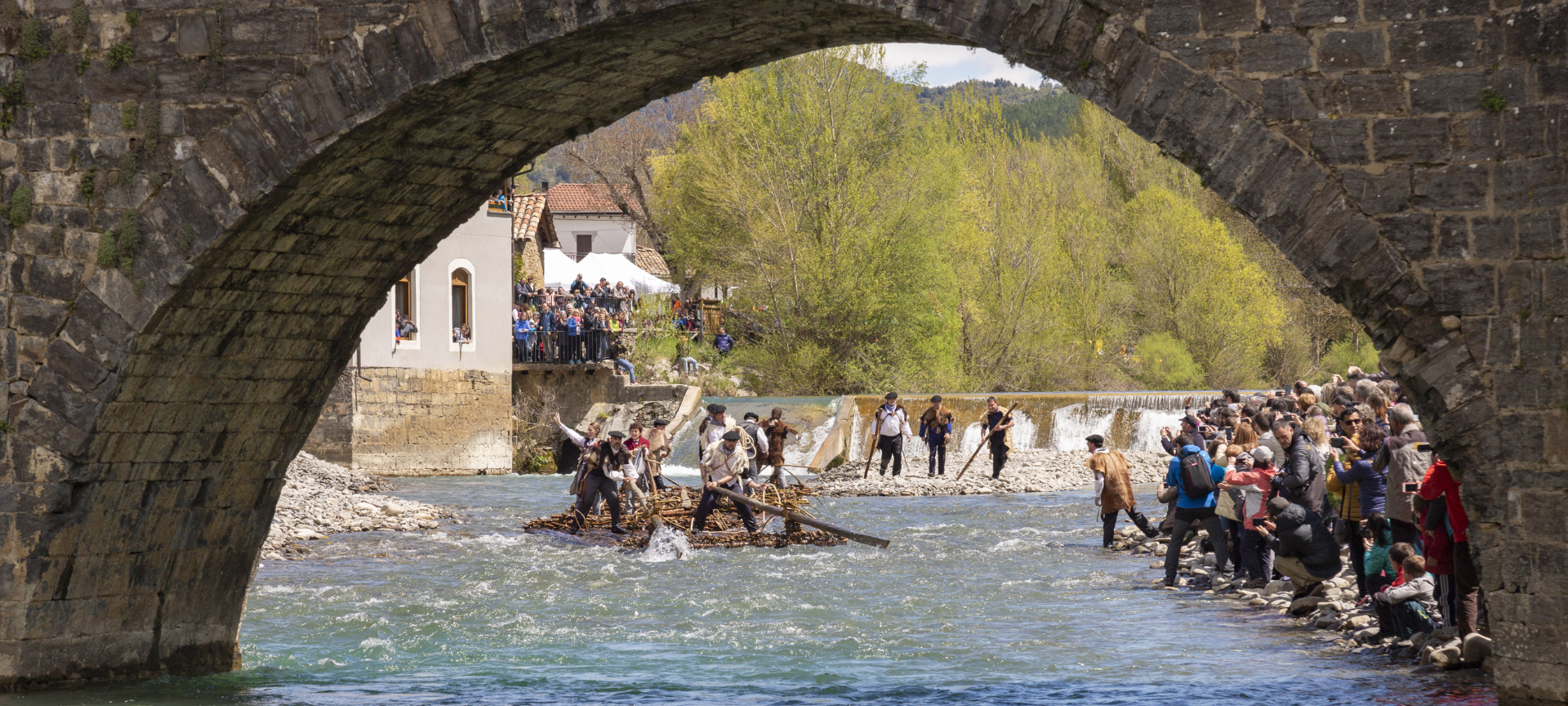 Día de la Almadía de Burgui, Navarra Día de la Almadía de Burgui, Navarra