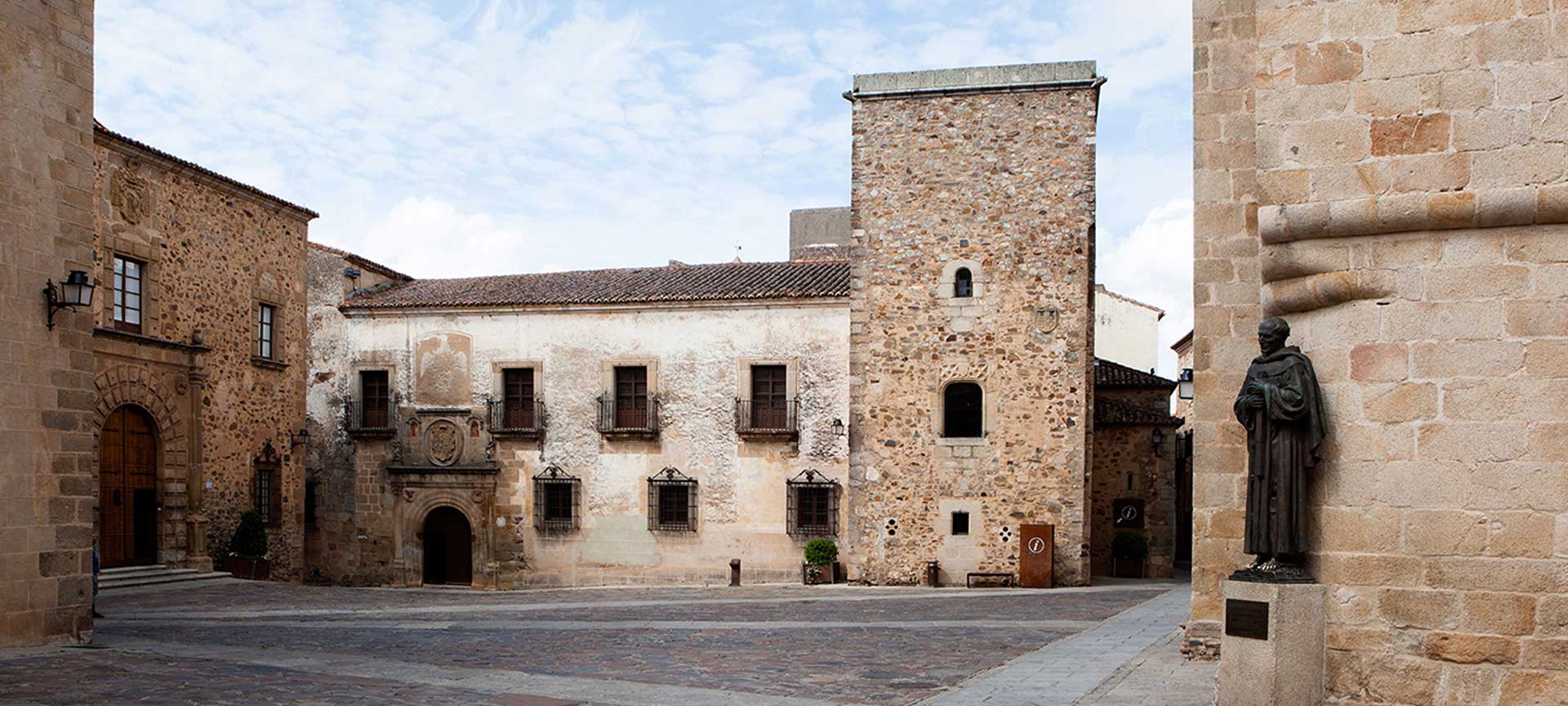 Palacio de Ovando, Cáceres Palacio de Ovando, Cáceres