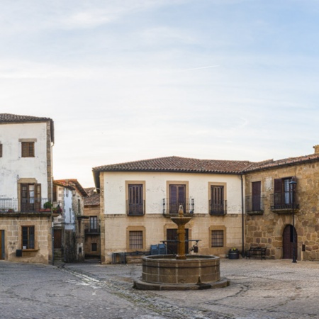 Plaza Mayor di San Martín de Trevejo (Cáceres, Estremadura)