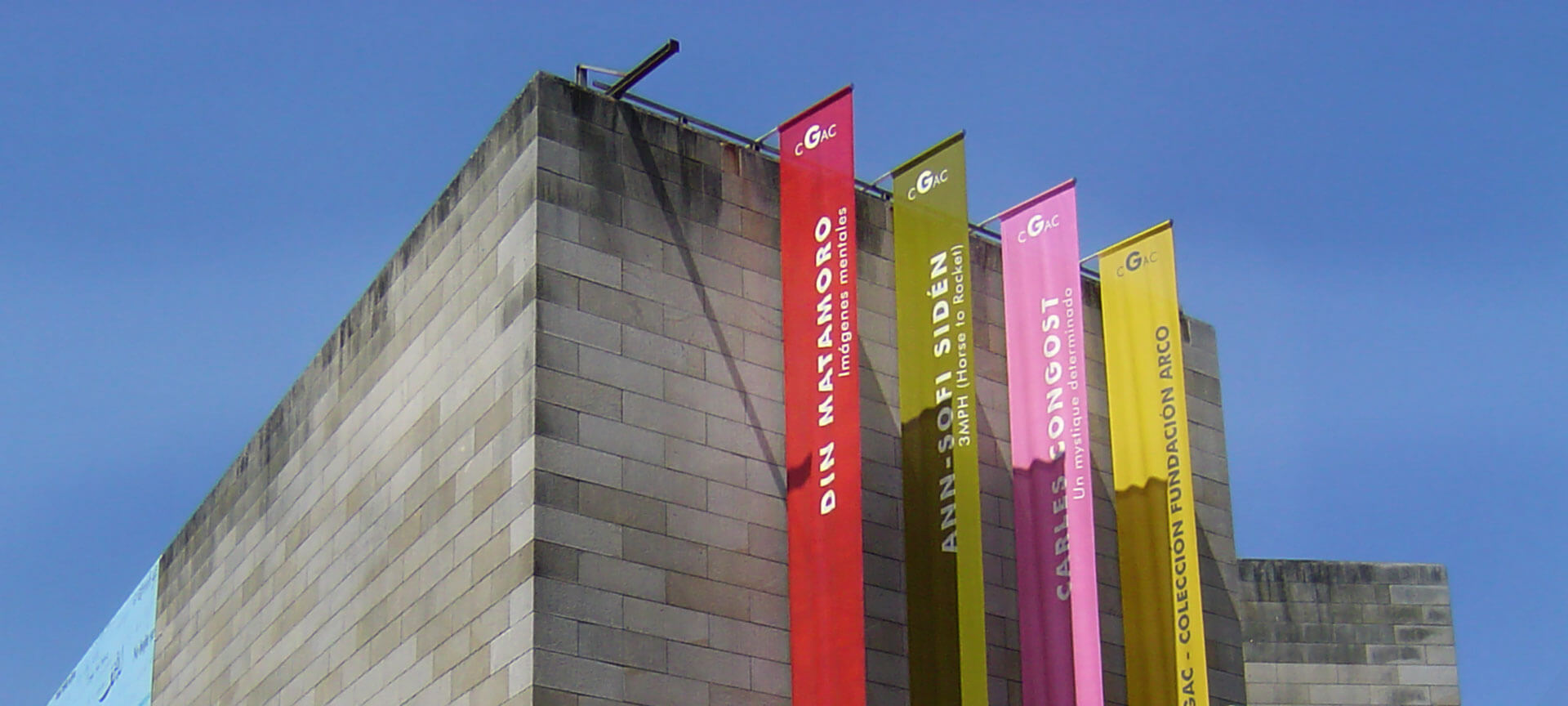Exterior del Centro Gallego de Arte Contemporáneo, Santiago de Cosmpostela Exterior del Centro Gallego de Arte Contemporáneo, Santiago de Cosmpostela