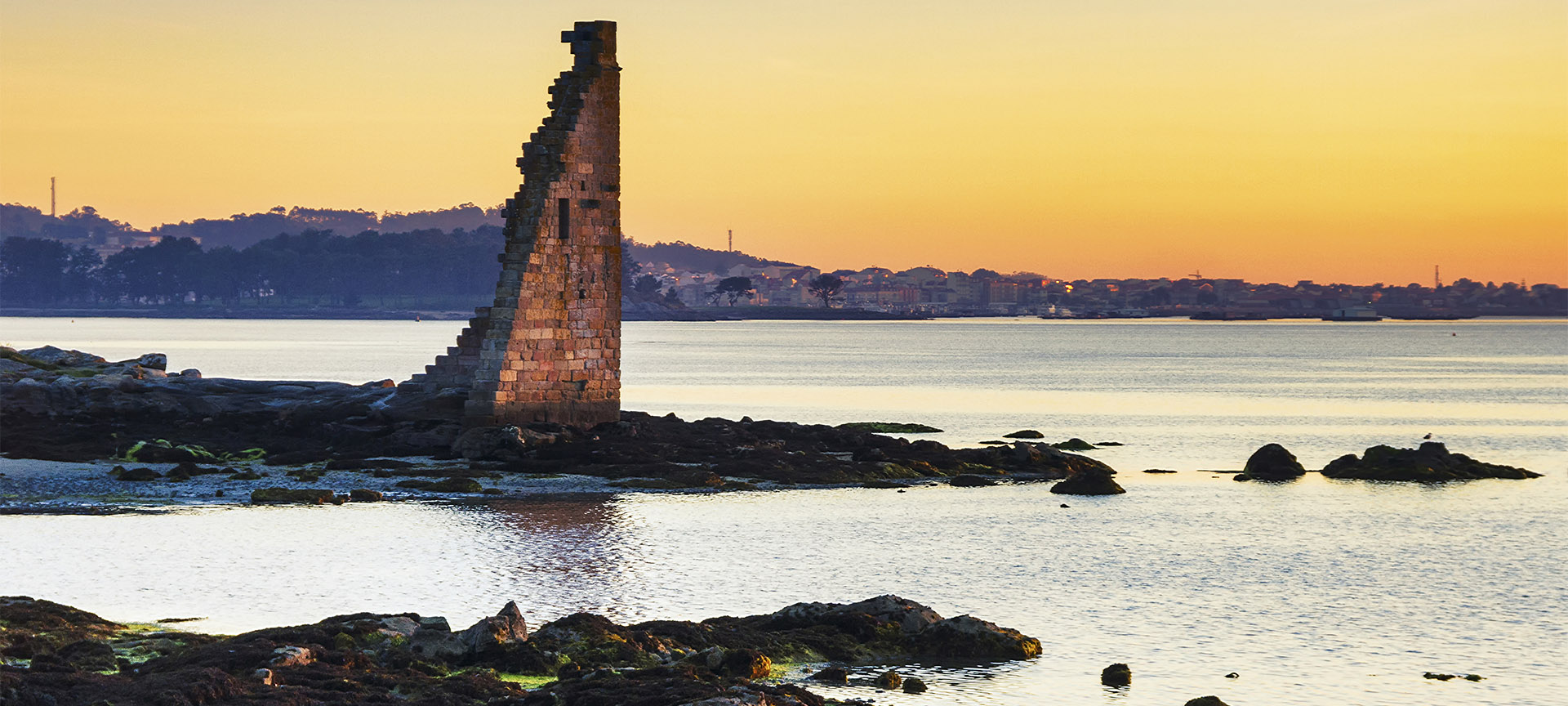 Ruinas de la Torre de San Sadurniño de Cambados (Pontevedra, Galicia) Ruinas de la Torre de San Sadurniño de Cambados (Pontevedra, Galicia)