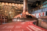 Vista do interior do Museu MEGA Mundo Estrella de Galicia, A Corunha