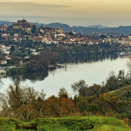 "Panoramica di Tui (Pontevedra, Galizia) "