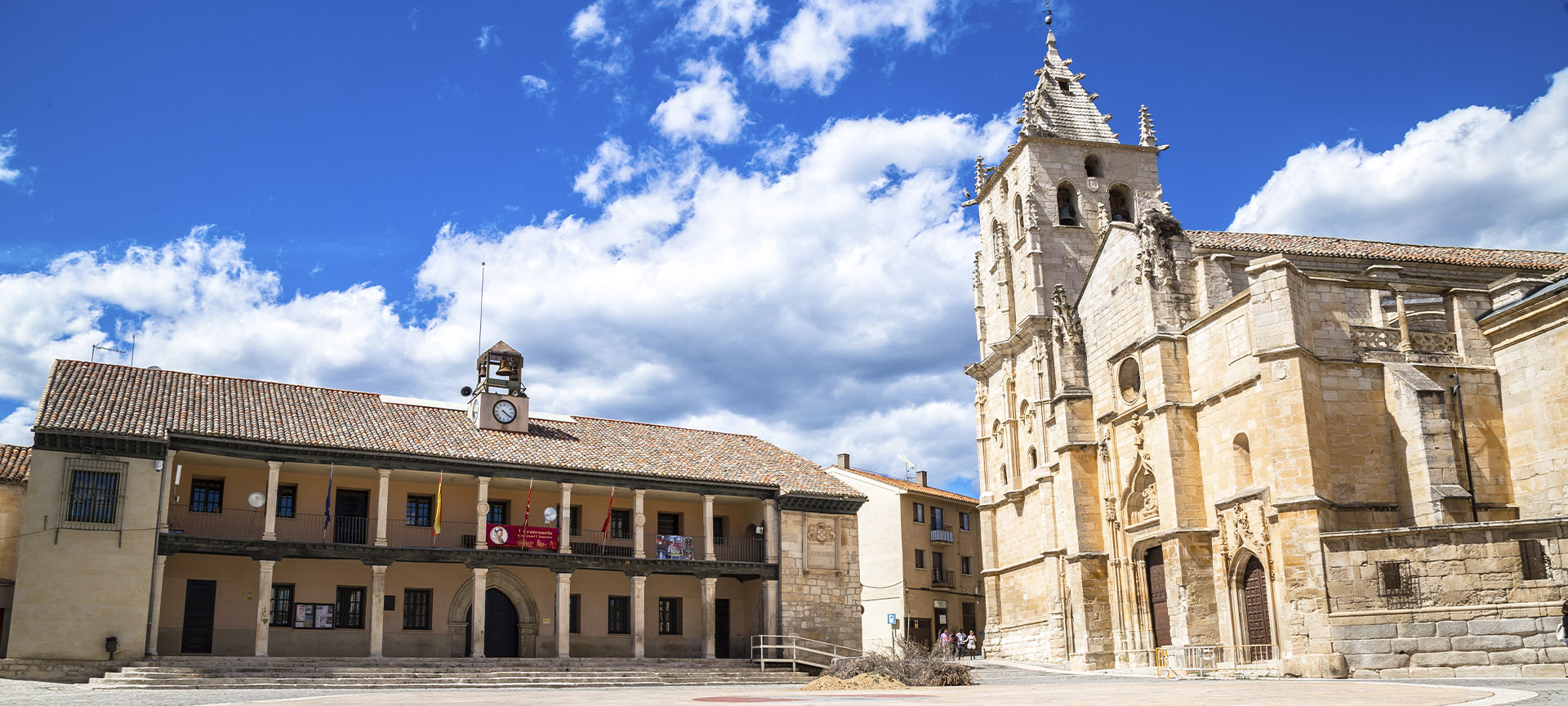 Ayuntamiento e Iglesia de la Magdalena de Torrelaguna (Comunidad de Madrid) Ayuntamiento e Iglesia de la Magdalena de Torrelaguna (Comunidad de Madrid)
