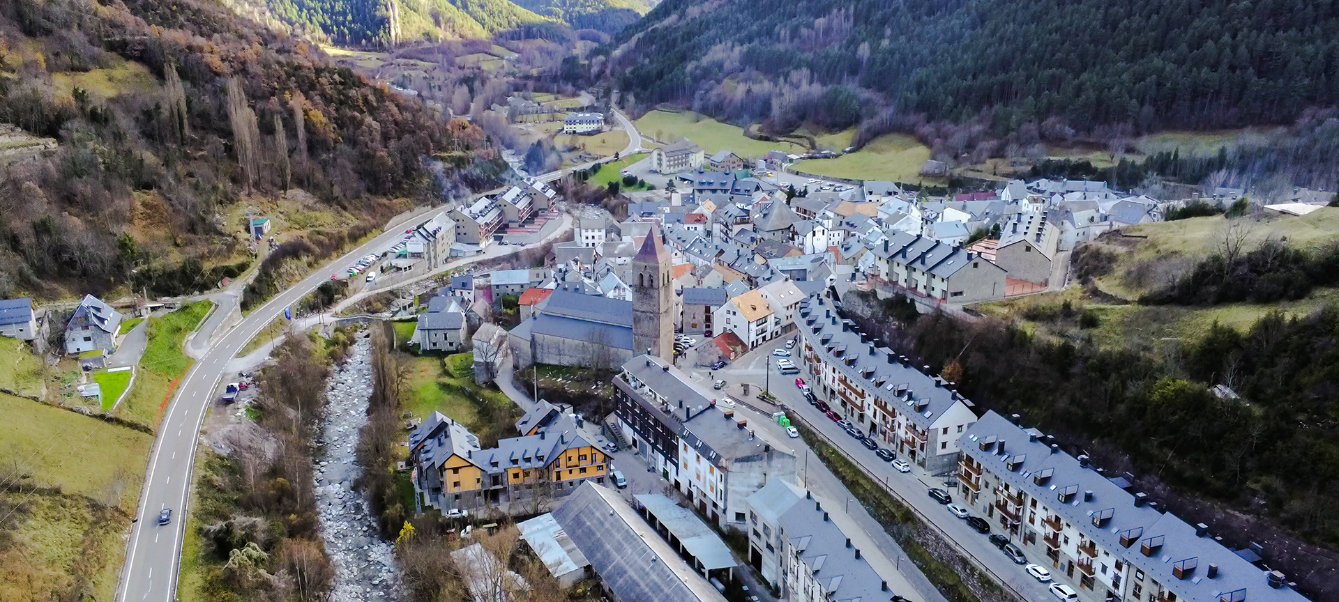 Vue aérienne de Bielsa, Huesca. Vue aérienne de Bielsa, Huesca.