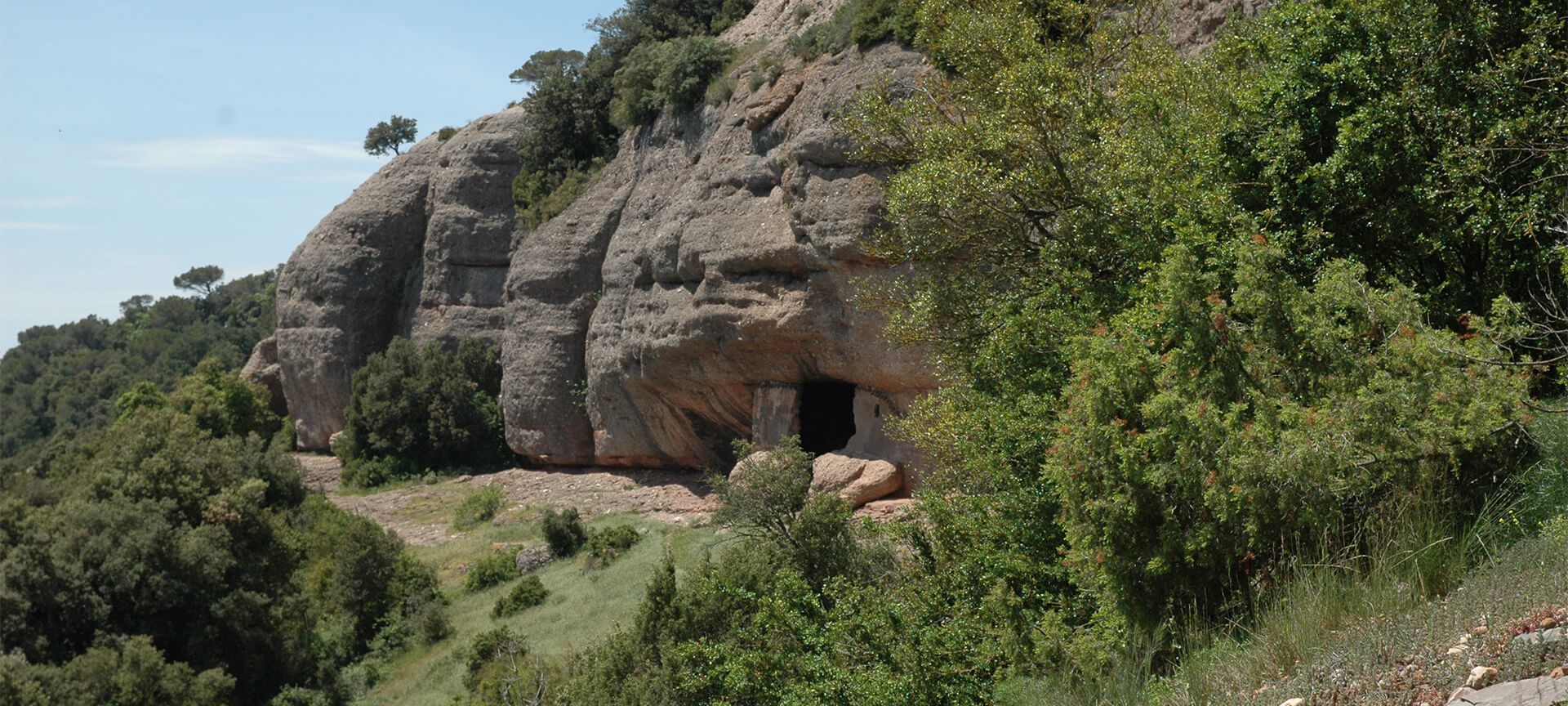 Els Òbits. Sant Llorenç del Munt i l'Obac Nature Reserve Els Òbits. Sant Llorenç del Munt i l'Obac Nature Reserve