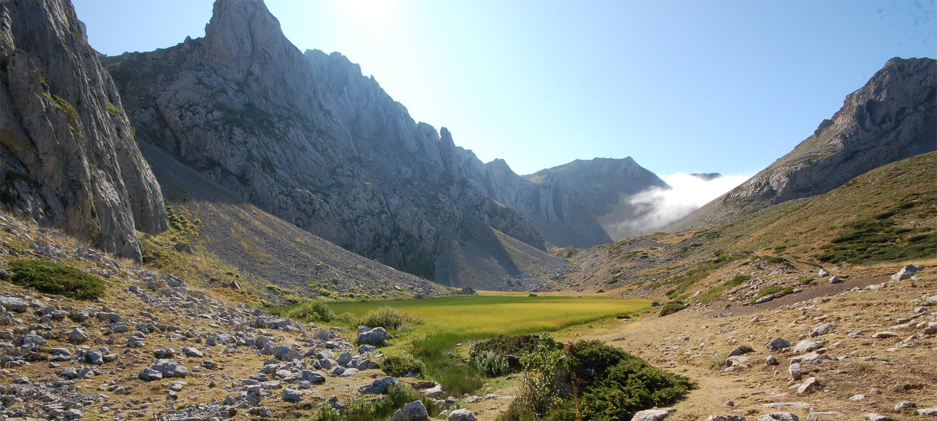 Laguna de la reserva de la biosfera de Babia Laguna de la reserva de la biosfera de Babia