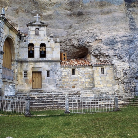 Ermita de San Bernabé en Ojo Guareña
