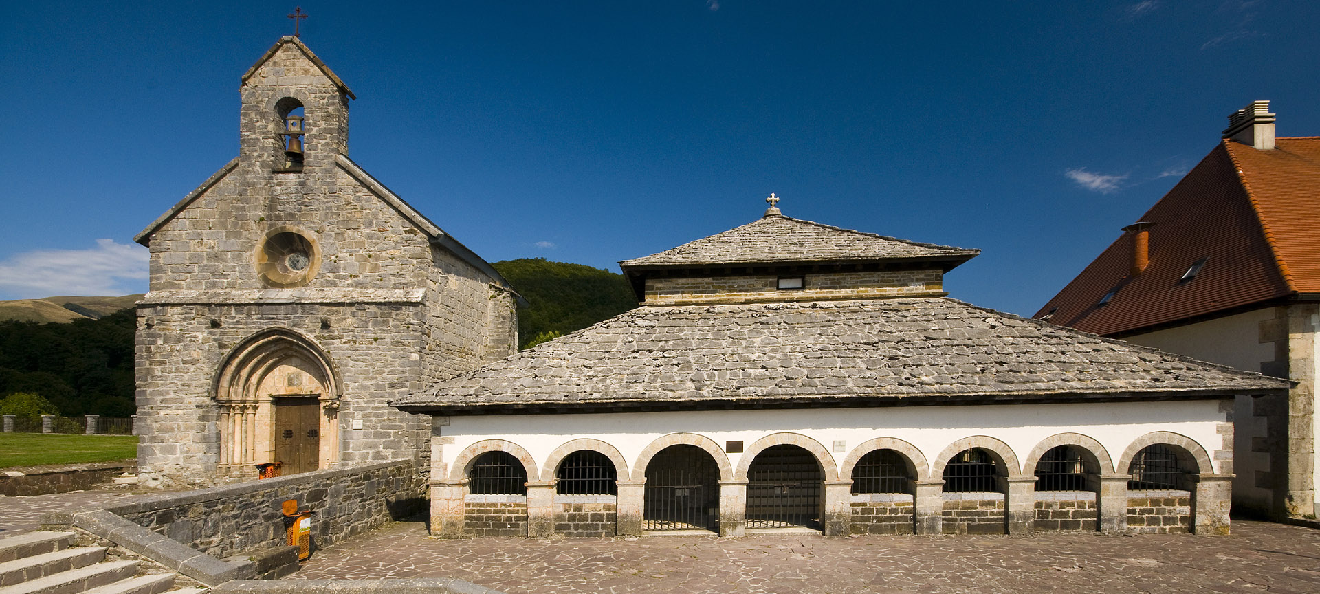 Capillas del Espíritu Santo y de Santiago, en Roncesvalles (Navarra) Capillas del Espíritu Santo y de Santiago, en Roncesvalles (Navarra)