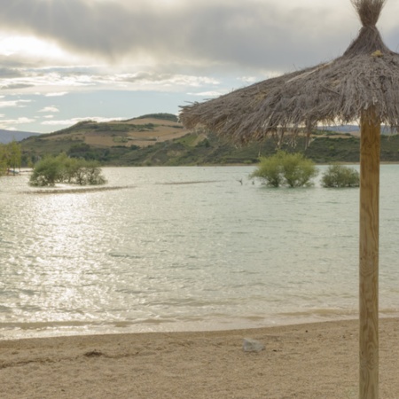 Interior beach in the Alloz reservoir, Navarra