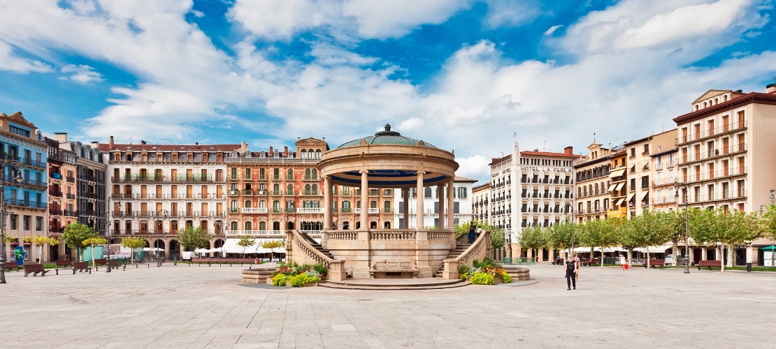 Vista de la Plaza del Castillo de Pamplona, Navarra Vista de la Plaza del Castillo de Pamplona, Navarra