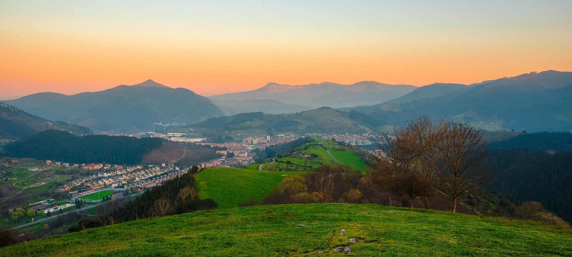Dusk in Llodio, Álava (the Basque Country) Dusk in Llodio, Álava (the Basque Country)