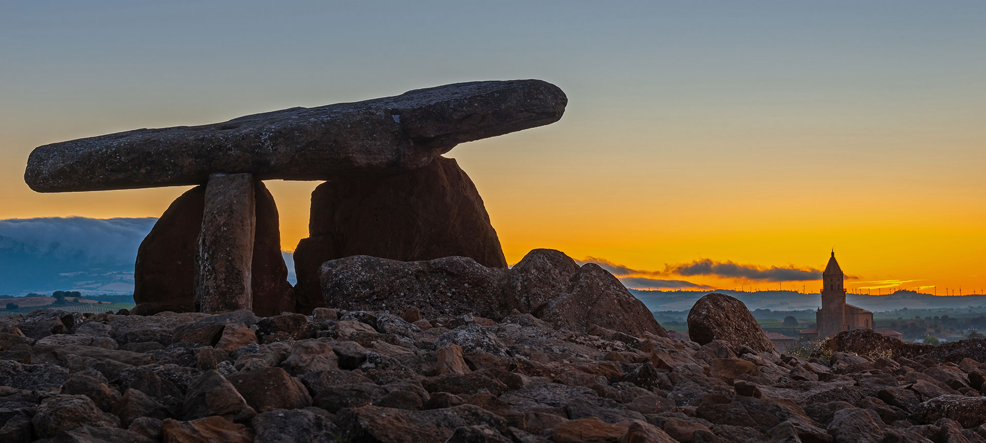 Dolmen Chabola de la Hechicera en Elvillar. Álava Dolmen Chabola de la Hechicera en Elvillar. Álava