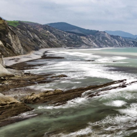 Ruta del Flysch, en Zumaia (País Vasco) 
