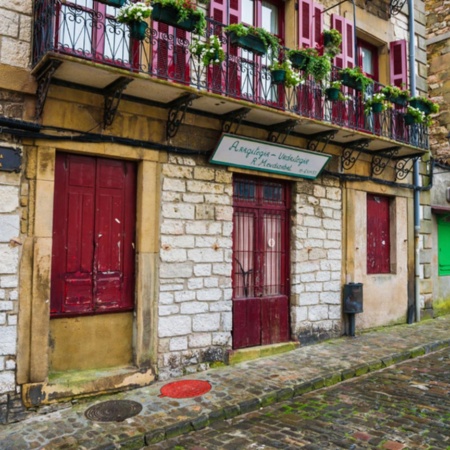 Calles de Hondarribia, en Guipúzcoa (País Vasco)