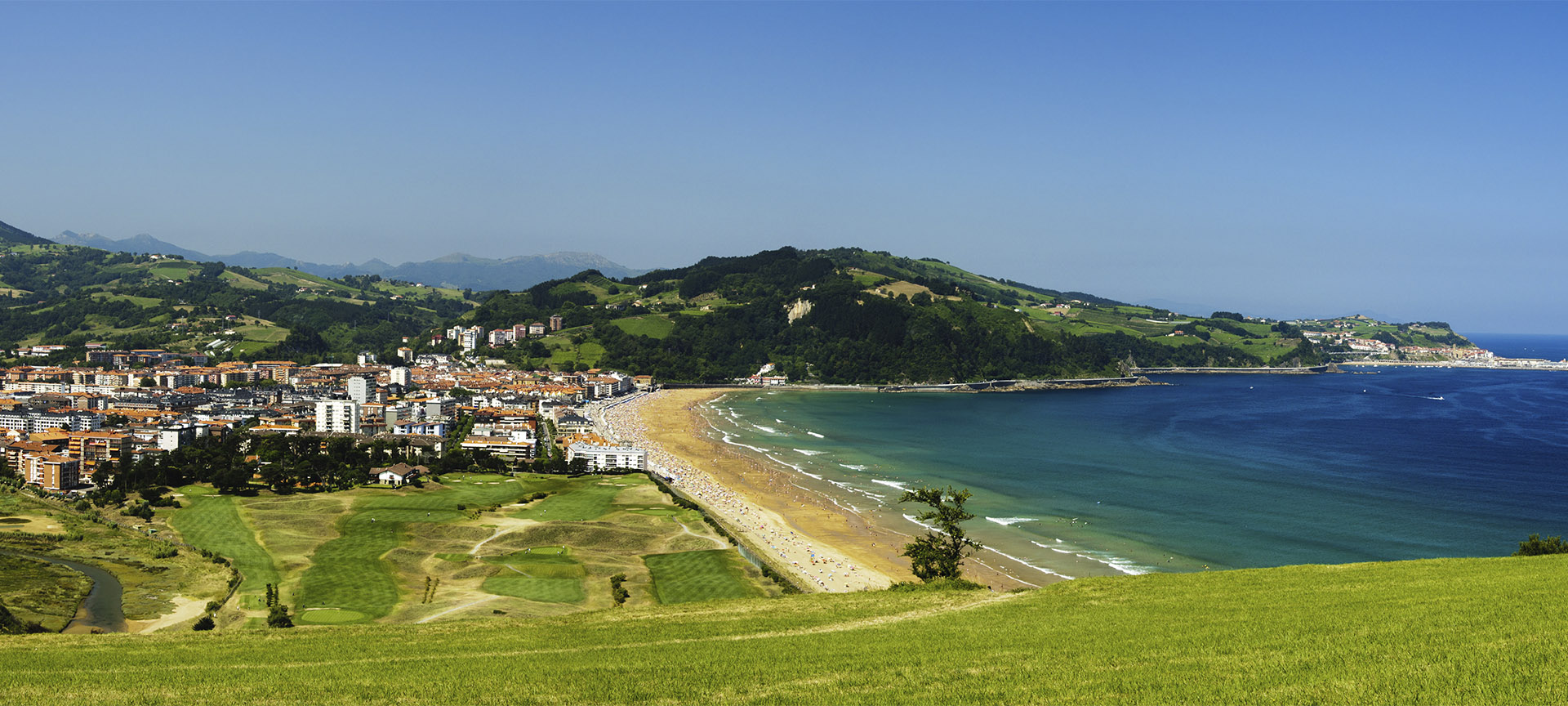 Panorámica de Zarautz (Gipuzkoa, País Vaco) Panorámica de Zarautz (Gipuzkoa, País Vaco)