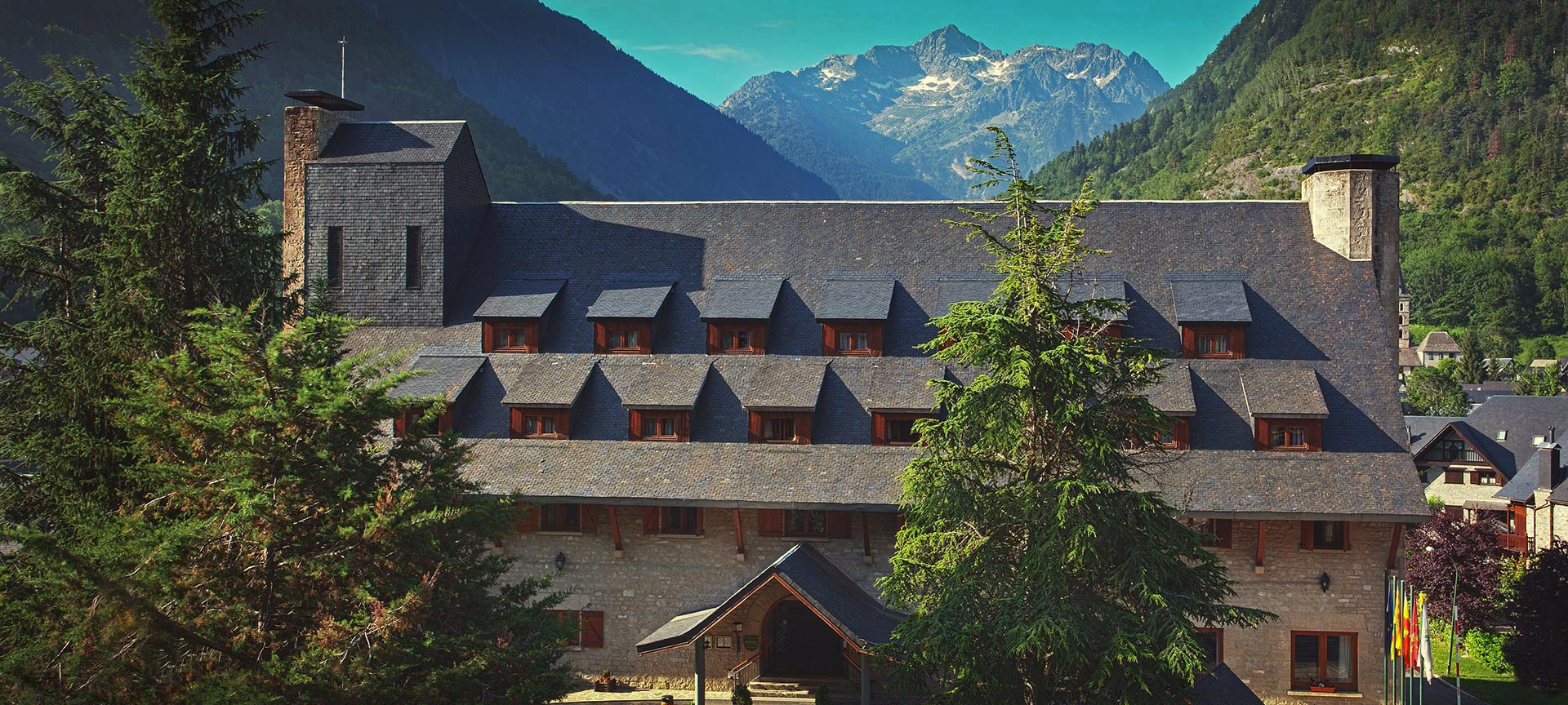 Veduta esterna del Parador de Artíes Veduta esterna del Parador de Artíes