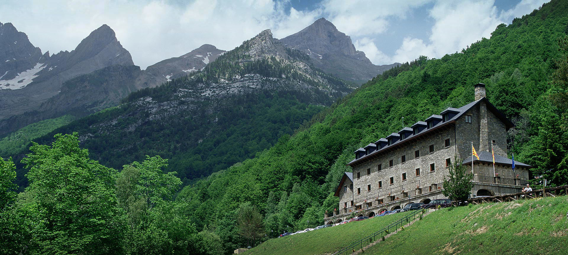 Parador de Bielsa の外観 Parador de Bielsa の外観