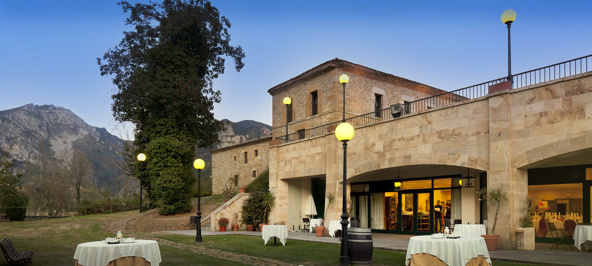 Vue extérieure du Parador de Cangas de Onís Vue extérieure du Parador de Cangas de Onís