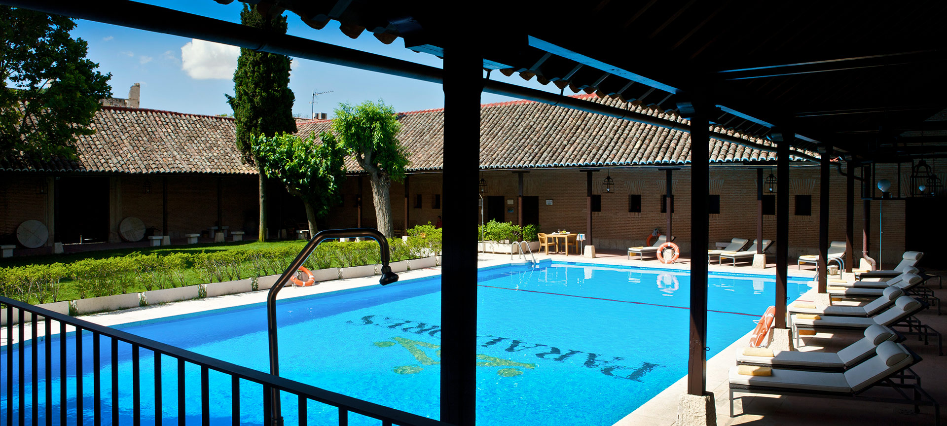 Piscina del Parador de Chinchón Piscina del Parador de Chinchón