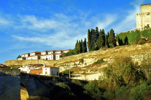Exterior and setting of the Parador de Ciudad Rodrigo
