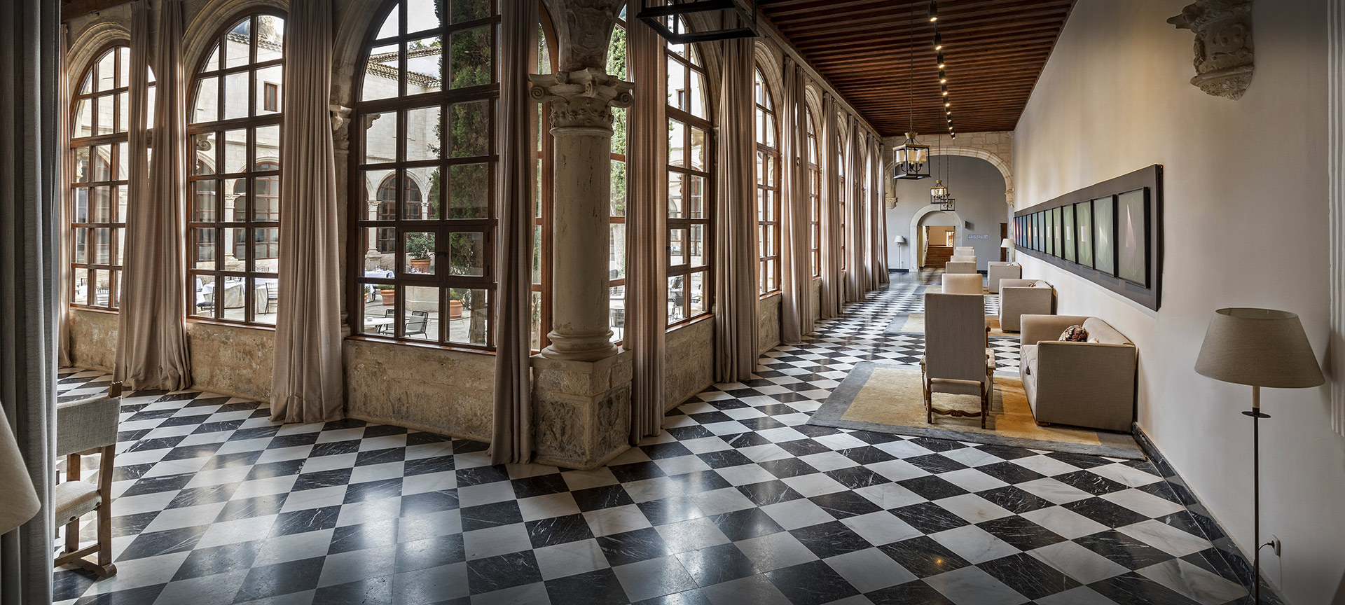 Veduta interna del Parador de Cuenca Veduta interna del Parador de Cuenca