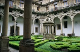 Veduta del giardino interno del Parador de Santiago de Compostela