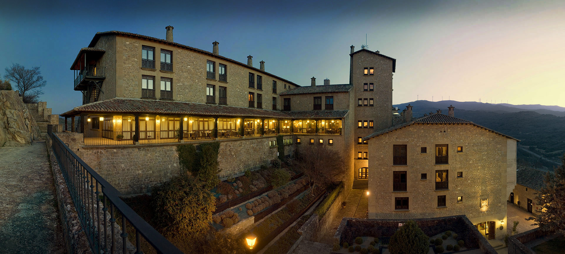 Veduta esterna del Parador de Sos del Rey Católico Veduta esterna del Parador de Sos del Rey Católico