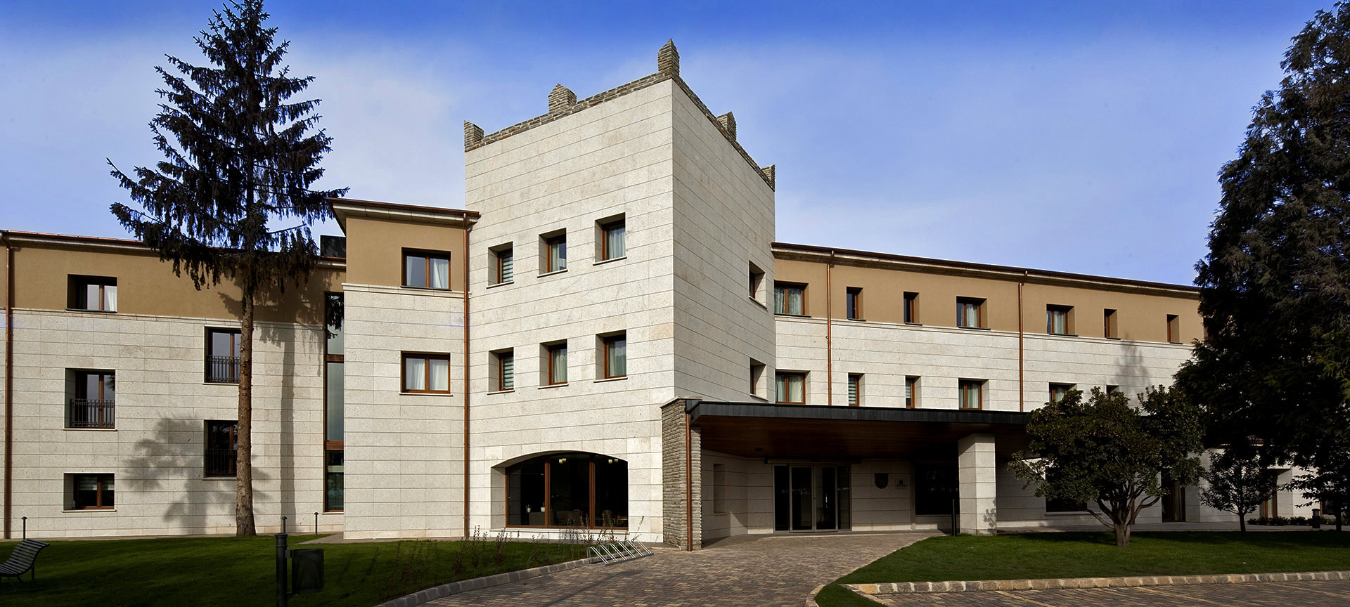 Veduta esterna del Parador de Villafranca del Bierzo Veduta esterna del Parador de Villafranca del Bierzo