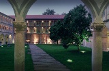 Veduta del giardino interno del Parador de Santo Estevo