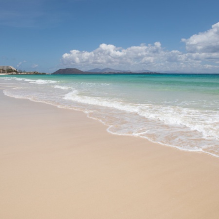 Spiaggia di El Caserón di Corralejo, a Fuerteventura, Isole Canarie