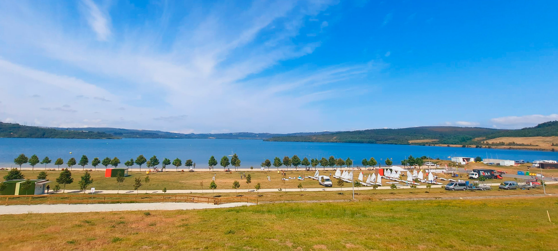 Playa del Lago de As Pontes en A Coruña, Galicia Playa del Lago de As Pontes en A Coruña, Galicia
