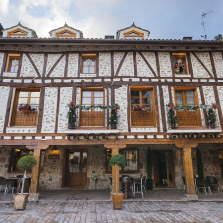 Plaza Mayor de Ezcaray (La Rioja)