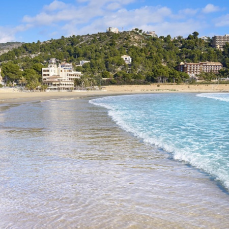 Plaża Voramar w Benicasim-Benicàssim (Castellón, Wspólnota Walencji)
