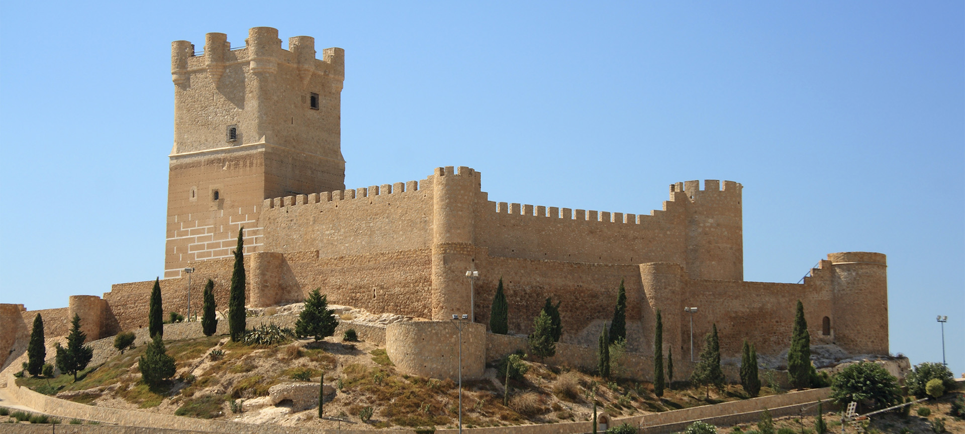 Castillo de la Atalaya, en Villena (Alicante, Comunidad Valenciana) Castillo de la Atalaya, en Villena (Alicante, Comunidad Valenciana)
