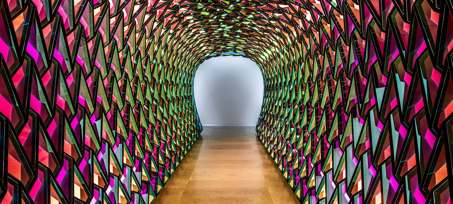 "Túnel para desplegar el tiempo" obra de Olafur Eliasson. Centro de Arte Hortensia Herrero "Túnel para desplegar el tiempo" obra de Olafur Eliasson. Centro de Arte Hortensia Herrero