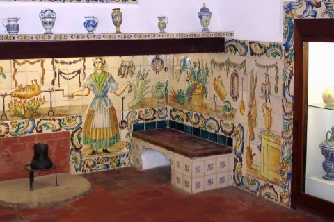 Musée municipal de la céramique de Manises. Cuisine. Salle José Gimeno Martínez