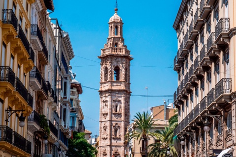 Kirche und Kirchturm Santa Catalina