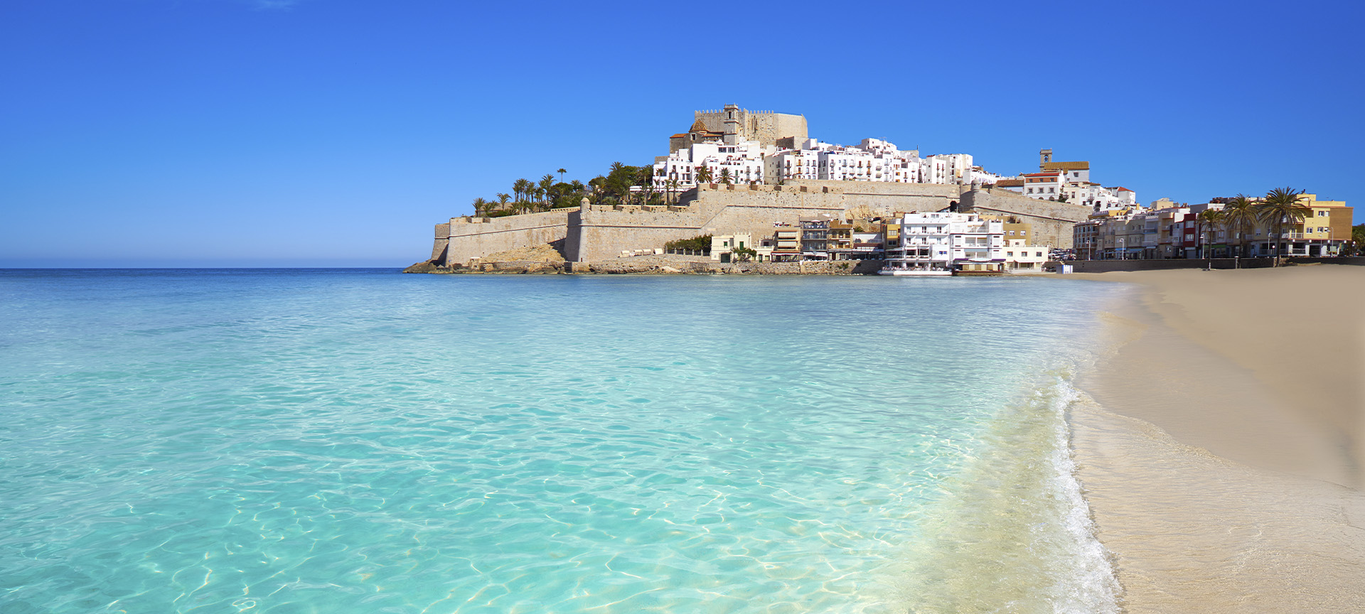 Vista de Peñíscola desde la playa. Castellón Vista de Peñíscola desde la playa. Castellón