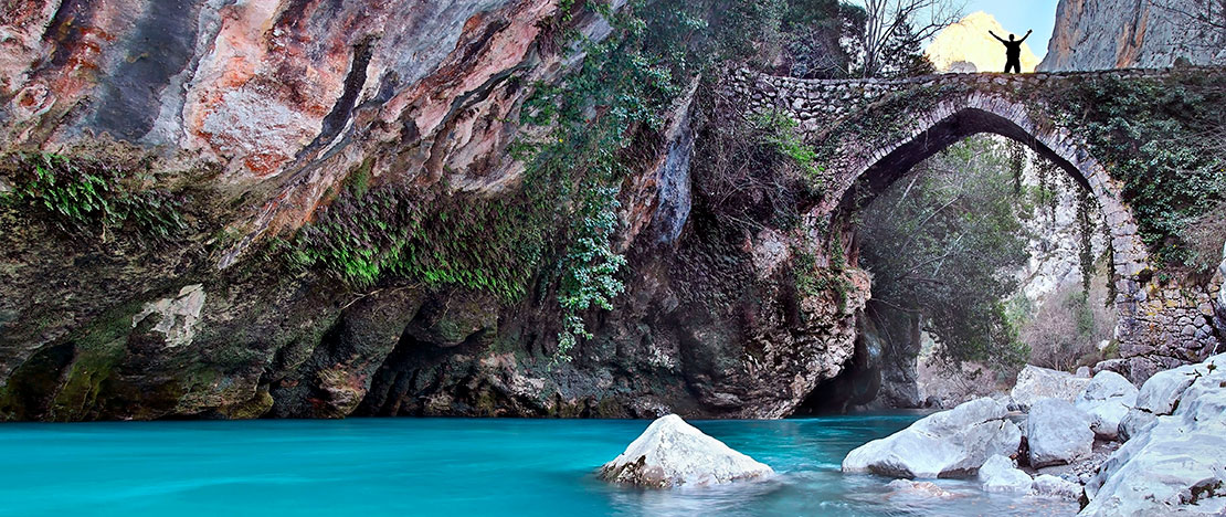 Puente sobre el río Cares, Asturias Puente sobre el río Cares, Asturias