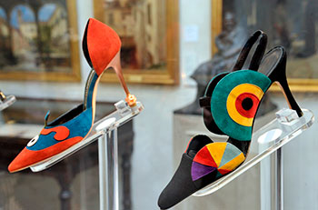 Zapatos diseñados por Manolo Blahnik Zapatos diseñados por Manolo Blahnik