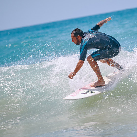 Surfista en la playa de El Palmar (Cádiz) Surfista en la playa de El Palmar (Cádiz)
