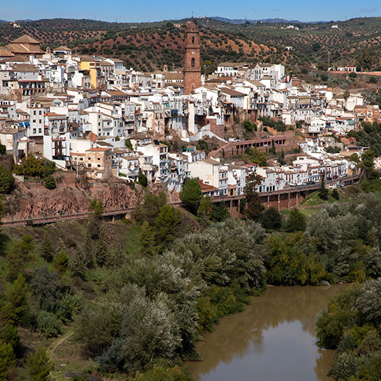 Vista do rio Guadalquivir em Montoro, Córdova, Andaluzia