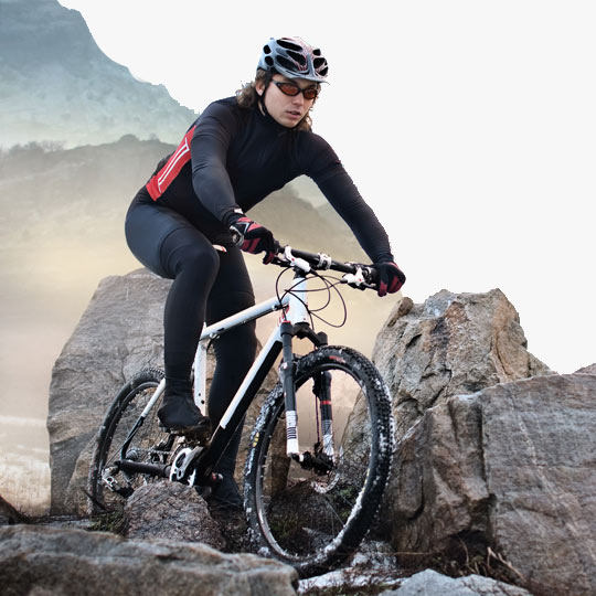 Ciclista numa mountain bike