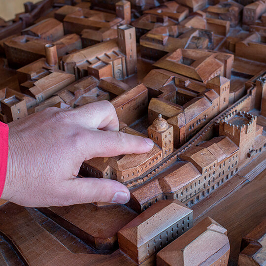 Cáceres model for visually impaired visitors at the Cáceres Visitor Centre Cáceres model for visually impaired visitors at the Cáceres Visitor Centre