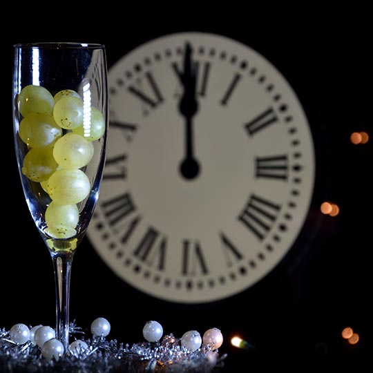 Copa con doce uvas en Nochevieja Copa con doce uvas en Nochevieja