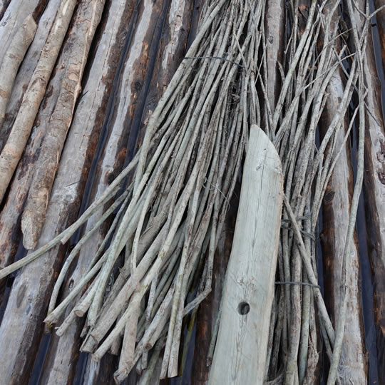 Balsa hecha de troncos llamada Balsa hecha de troncos llamada