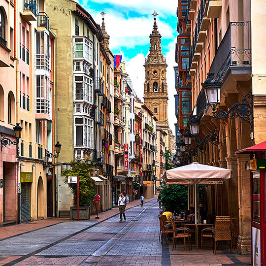 Calle Portales y Catedral de Logroño Calle Portales y Catedral de Logroño