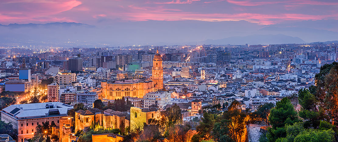Atardecer desde el castillo de Gibralfaro en Málaga, Andalucía Atardecer desde el castillo de Gibralfaro en Málaga, Andalucía
