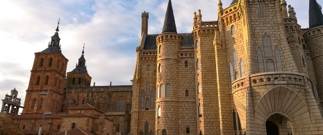 Palais de Gaudí et cathédrale d'Astorga